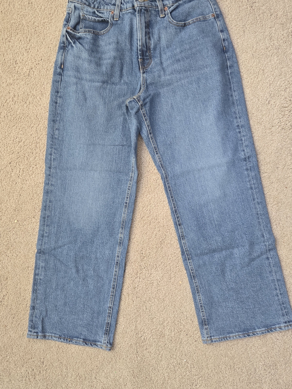 Old Navy Wimenen's Curved Wide leg Jeans in Blue Denim 12- Petite